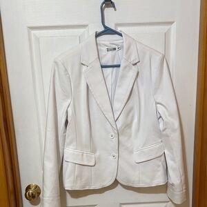 Chic Women's White Blazer